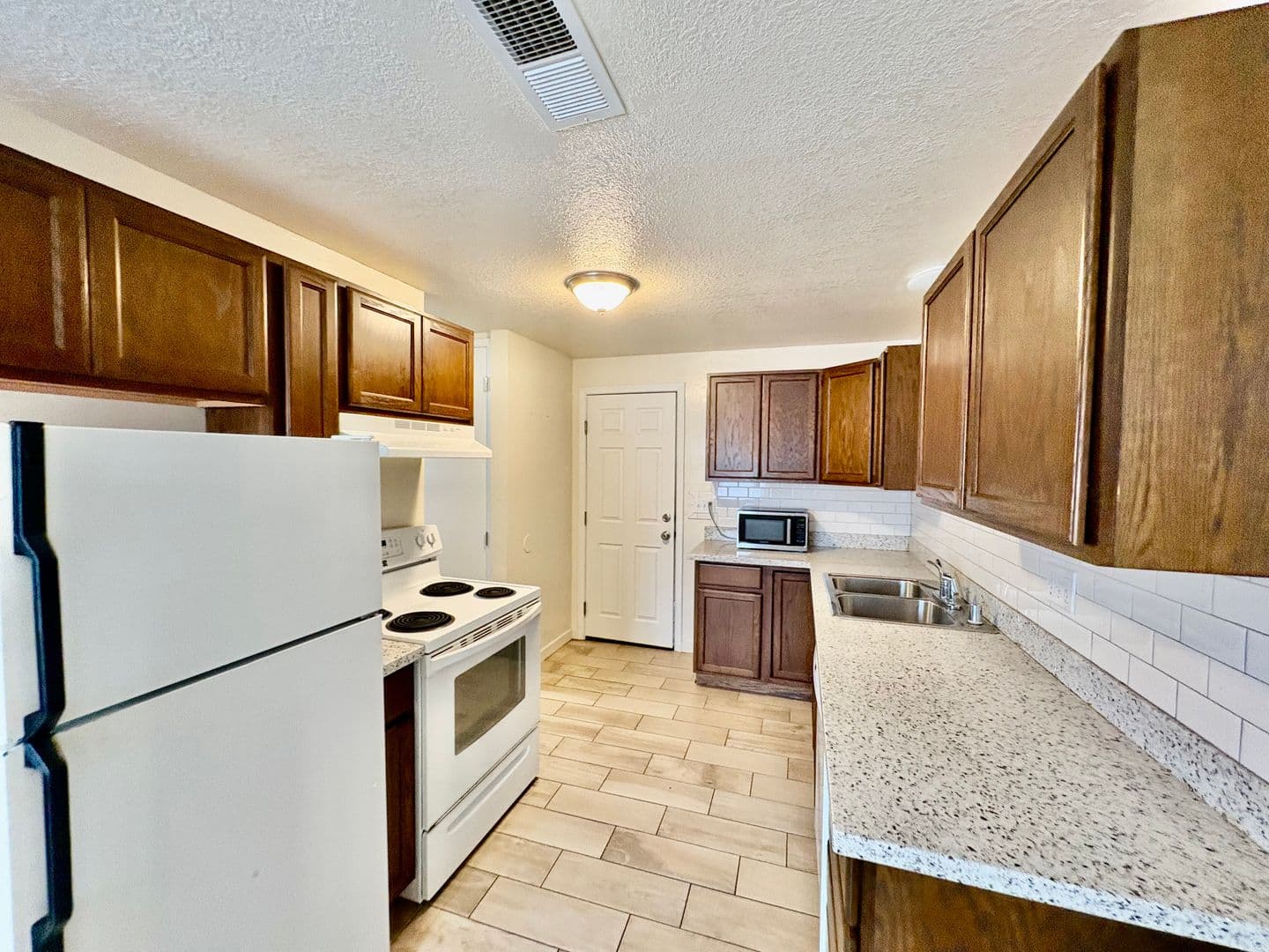 Arcata Townhome: 4560 Valley East Blvd.