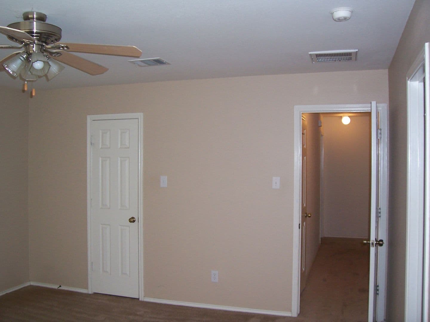 Leander House: 313 Edgewood Cove