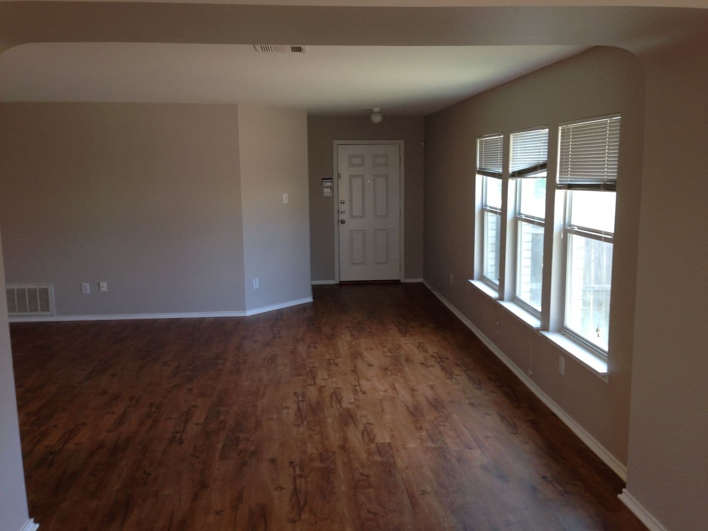 Leander House: 313 Edgewood Cove