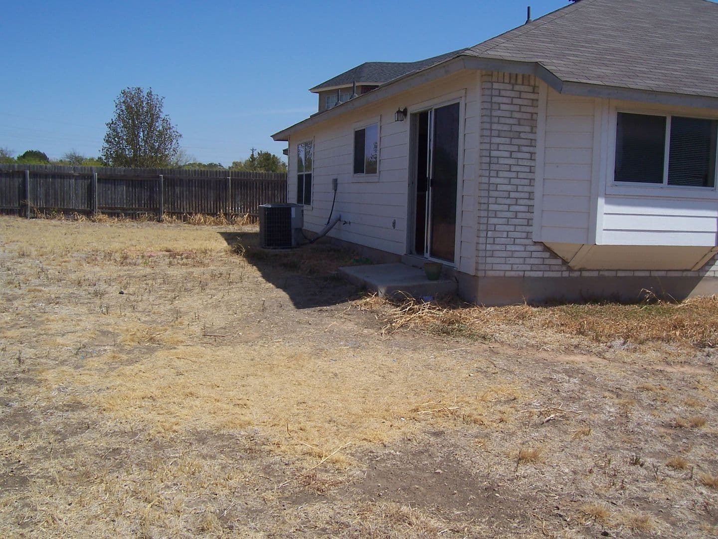 Leander House: 313 Edgewood Cove