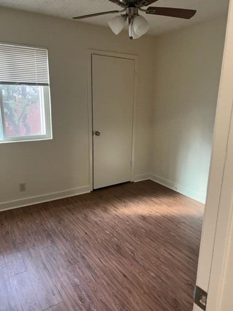 Georgetown Apartment: 304 Algerita
