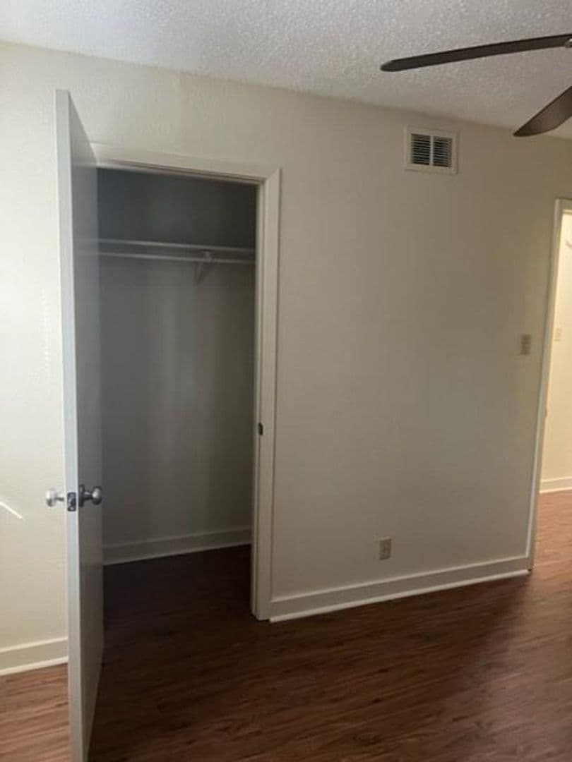 Georgetown Apartment: 304 Algerita