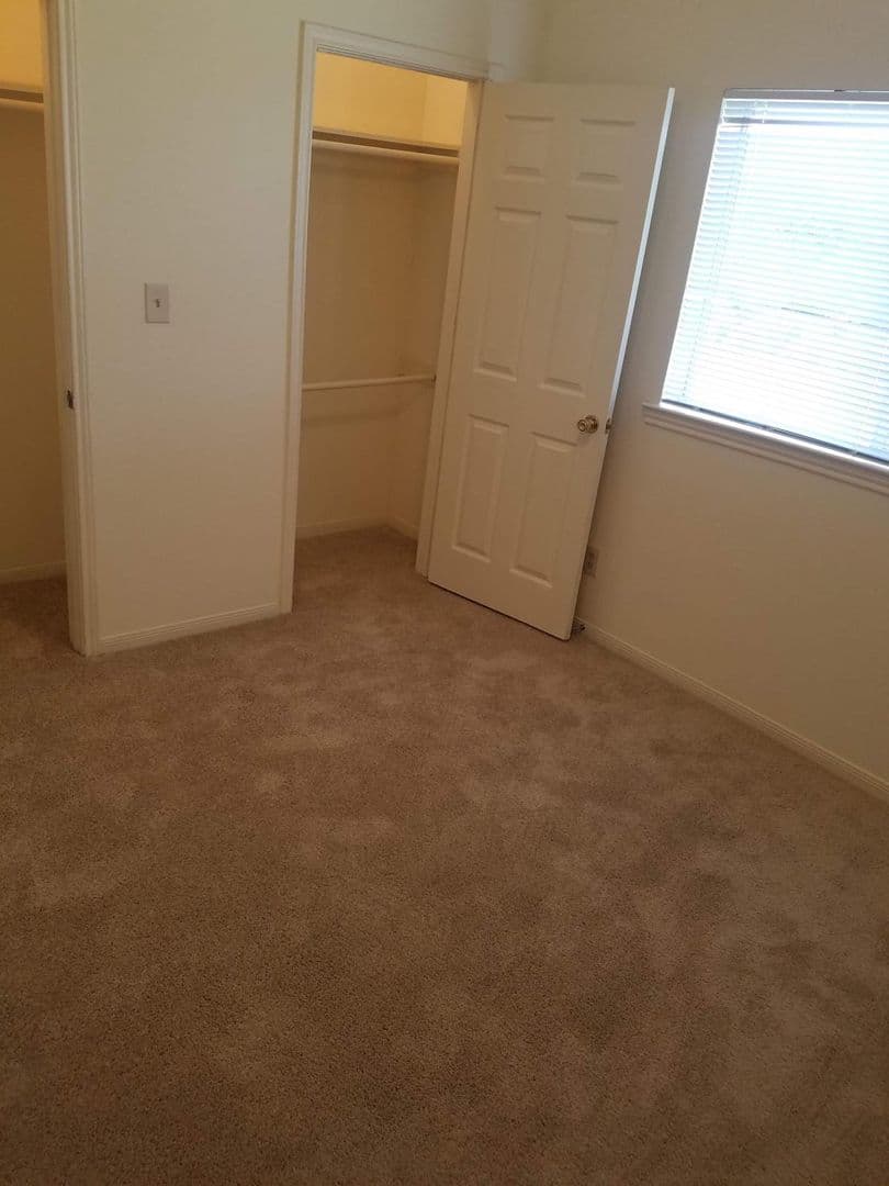 Georgetown Townhome: 200 Riverbend Drive