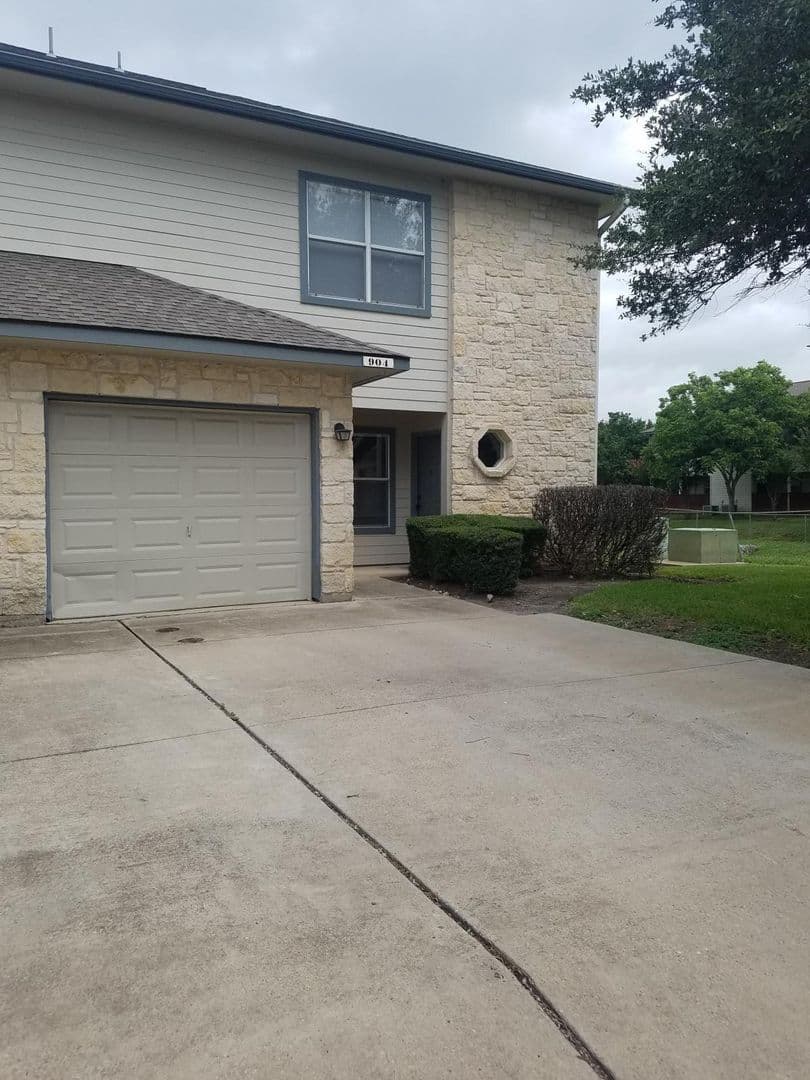 Georgetown Townhome: 200 Riverbend Drive