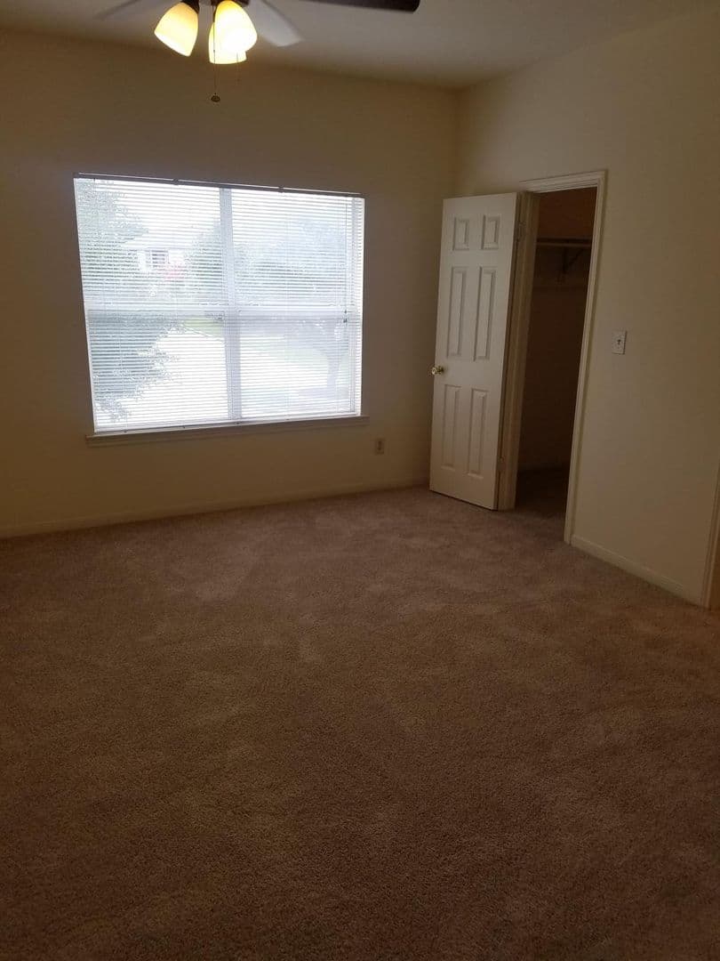 Georgetown Townhome: 200 Riverbend Drive