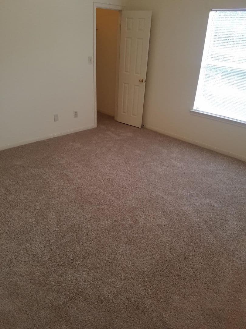 Georgetown Townhome: 200 Riverbend Drive