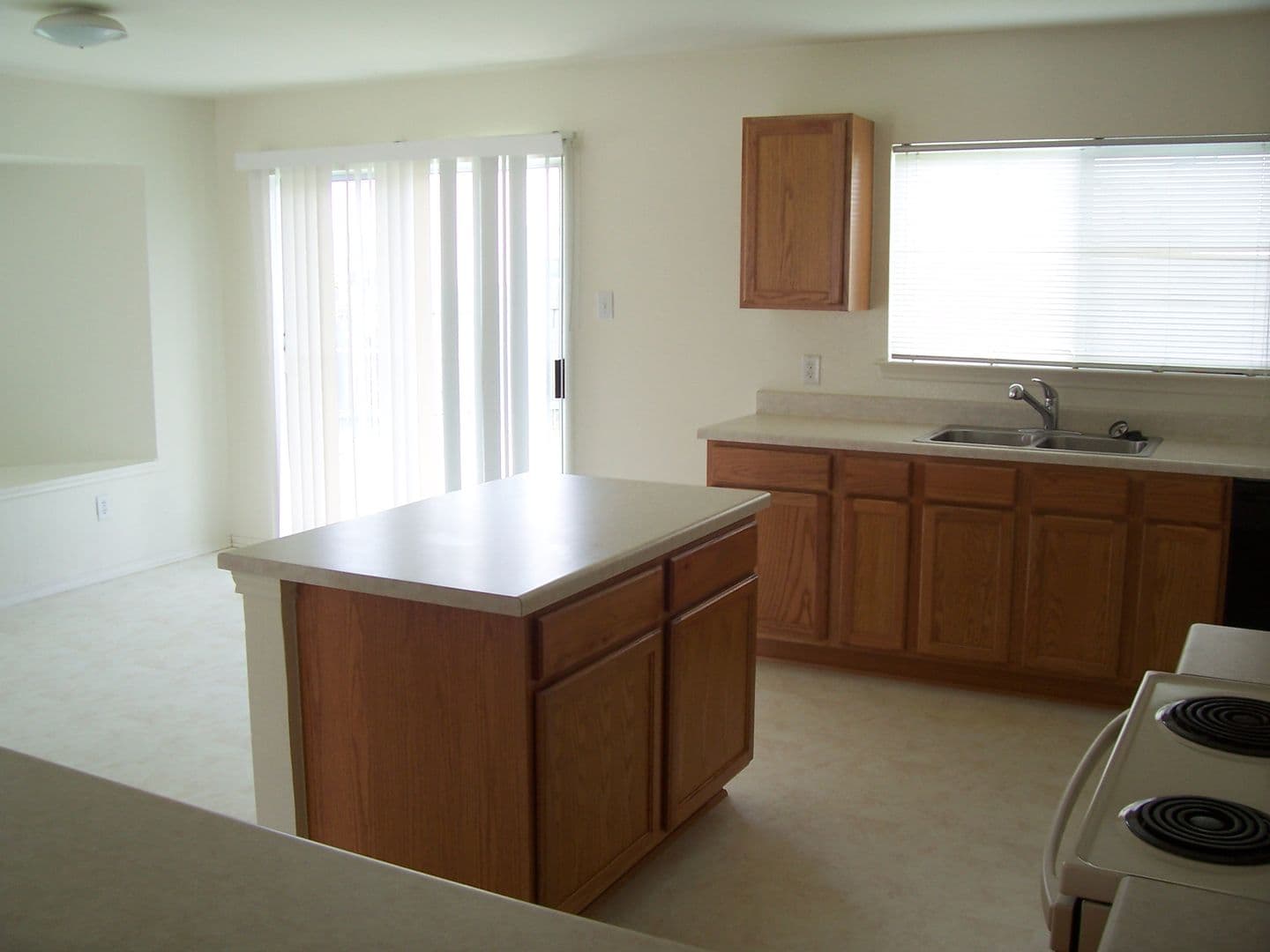 Leander House: 313 Edgewood Cove