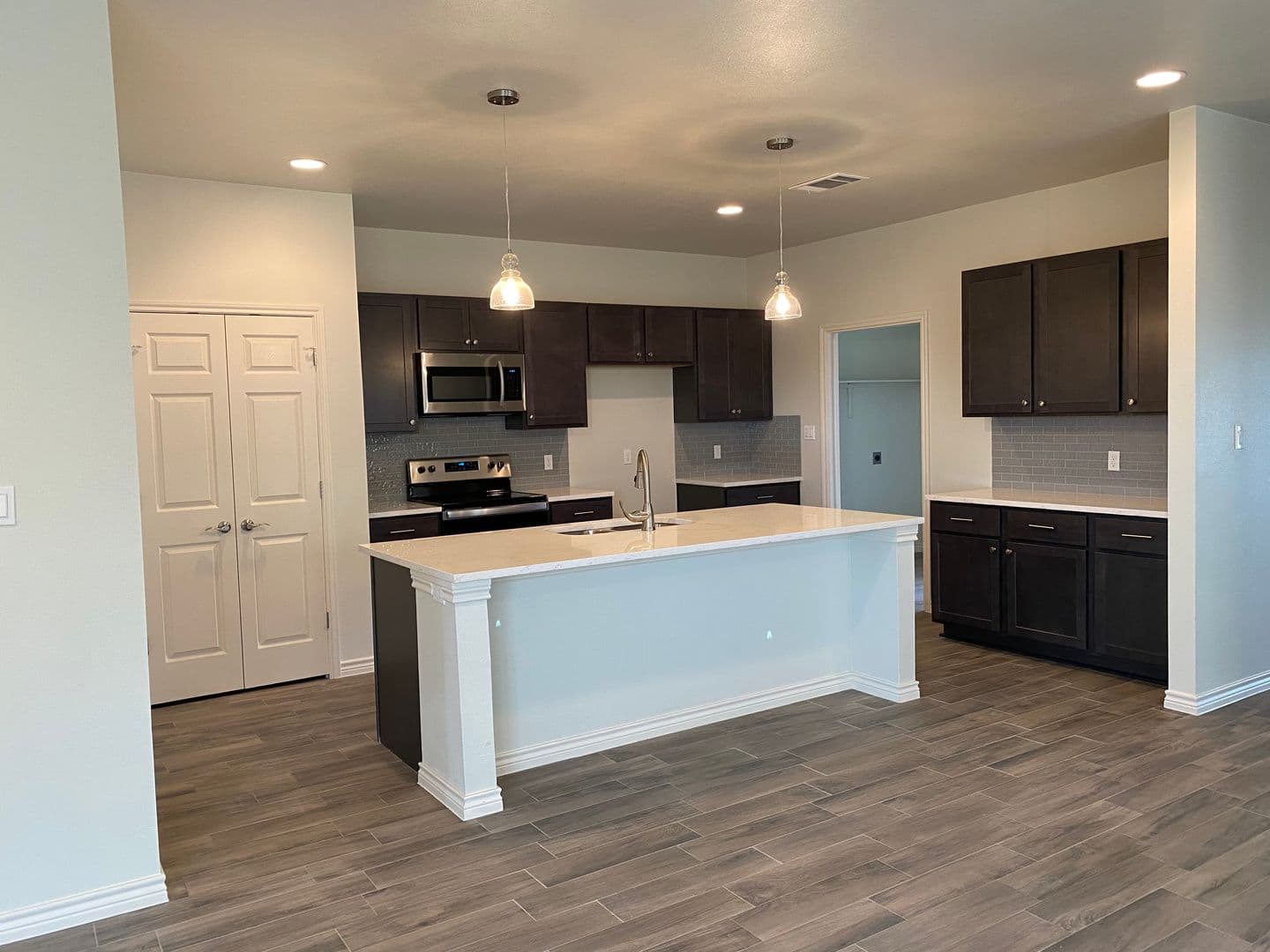 Jarrell House: 525 County Road 306