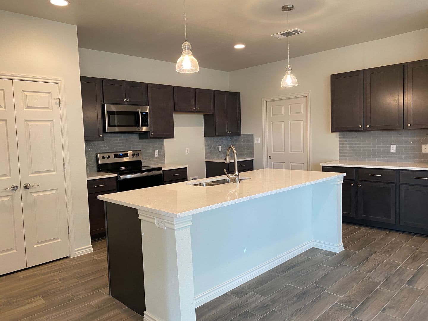 Jarrell House: 525 County Road 306