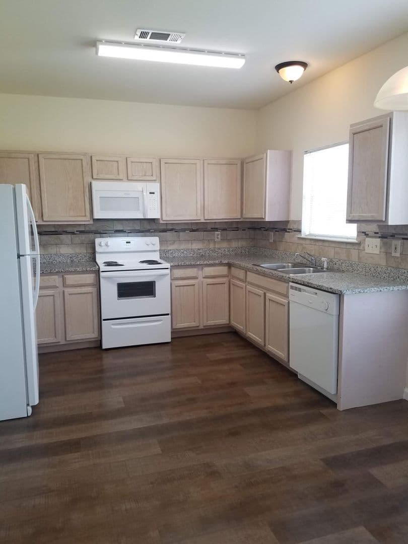 Georgetown Townhome: 200 Riverbend Drive