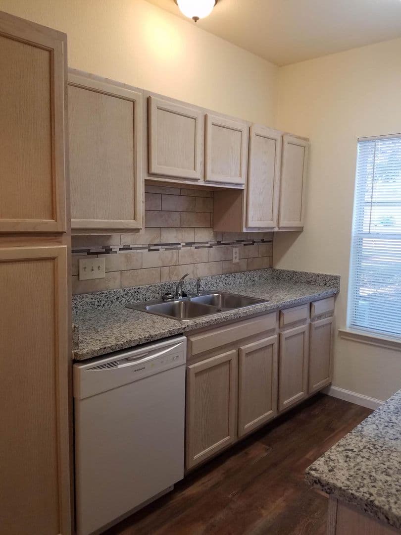 Georgetown Townhome: 200 Riverbend Drive