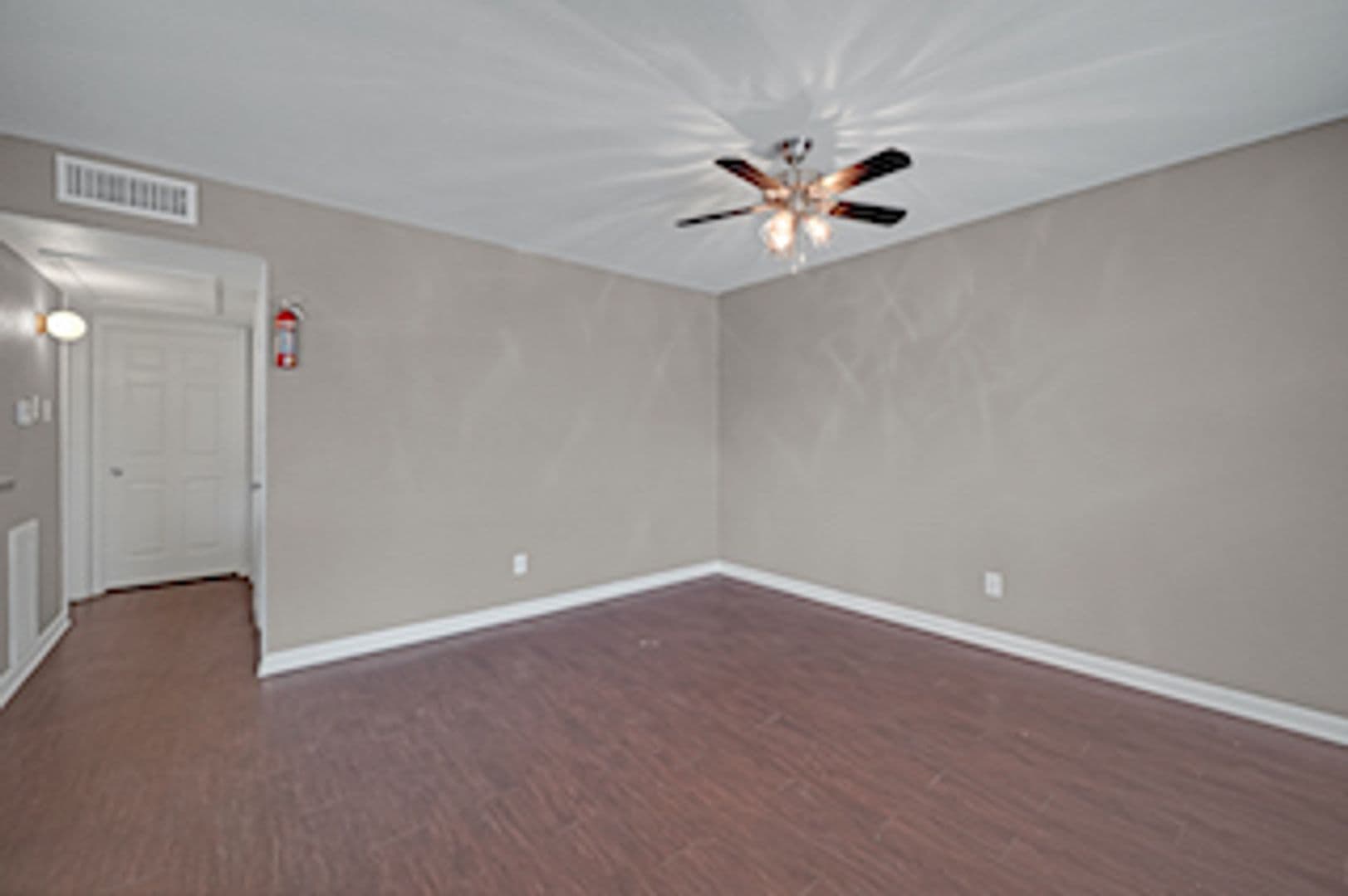 Houston Apartment: 3031 Sumpter St