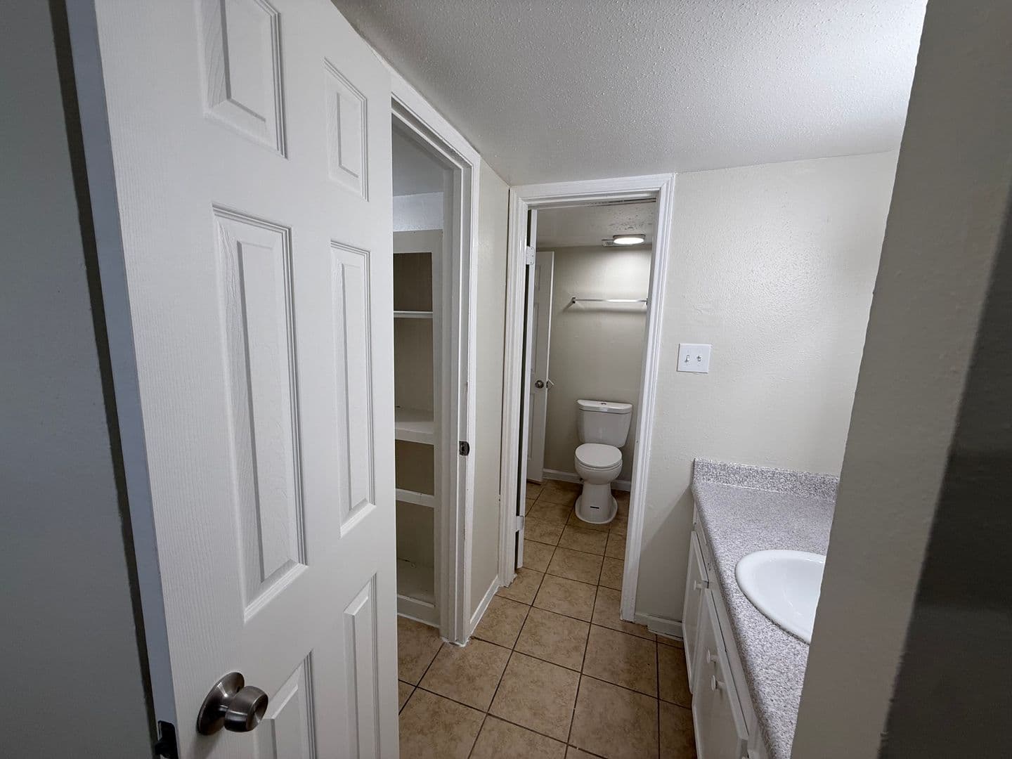 Houston Apartment: 7301 Jensen - 10