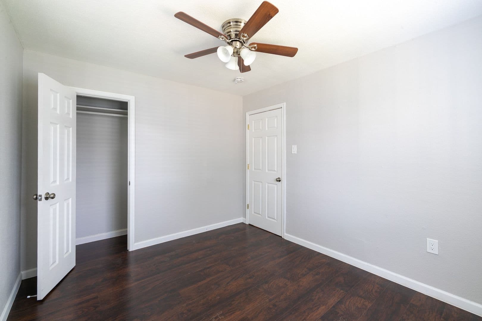 Houston Apartment: 2501 Delano Street