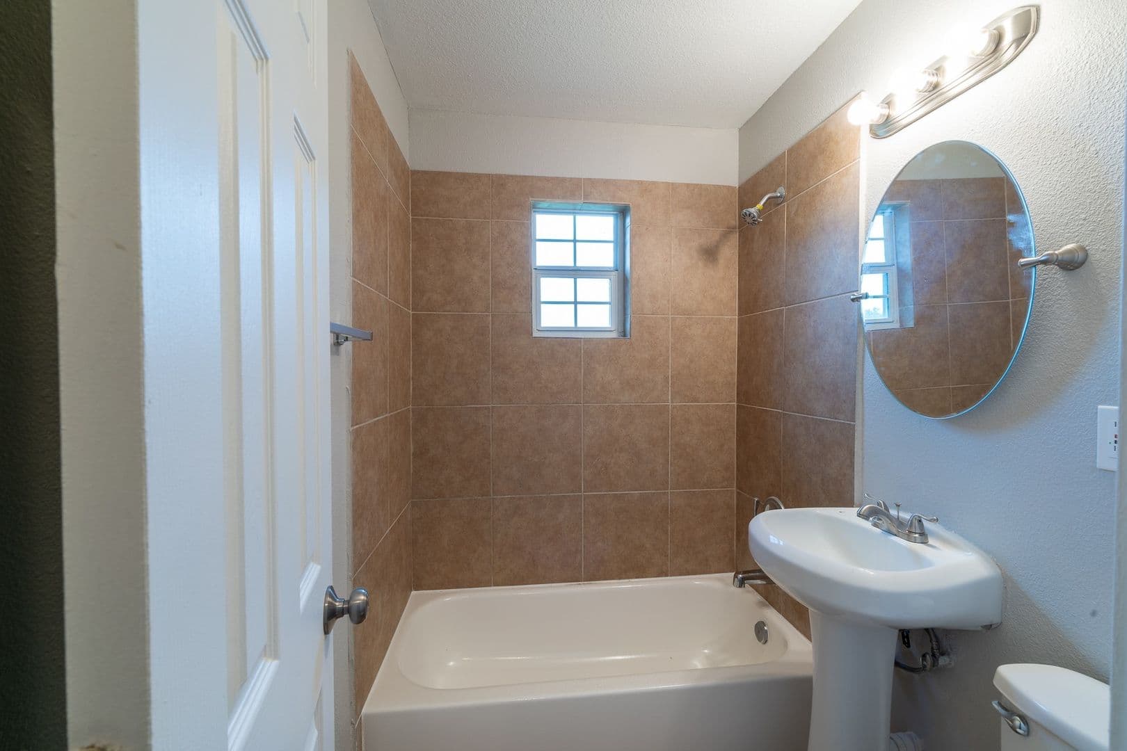 Houston Apartment: 2505 Delano Street - Unit 3