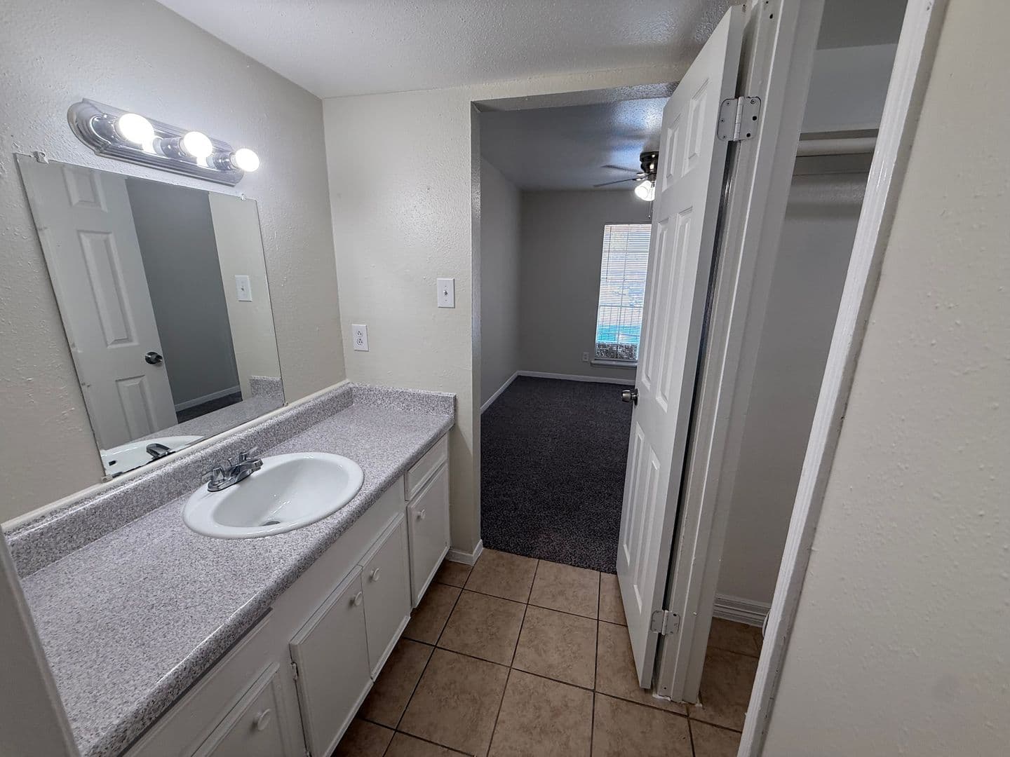 Houston Apartment: 7301 Jensen - 6