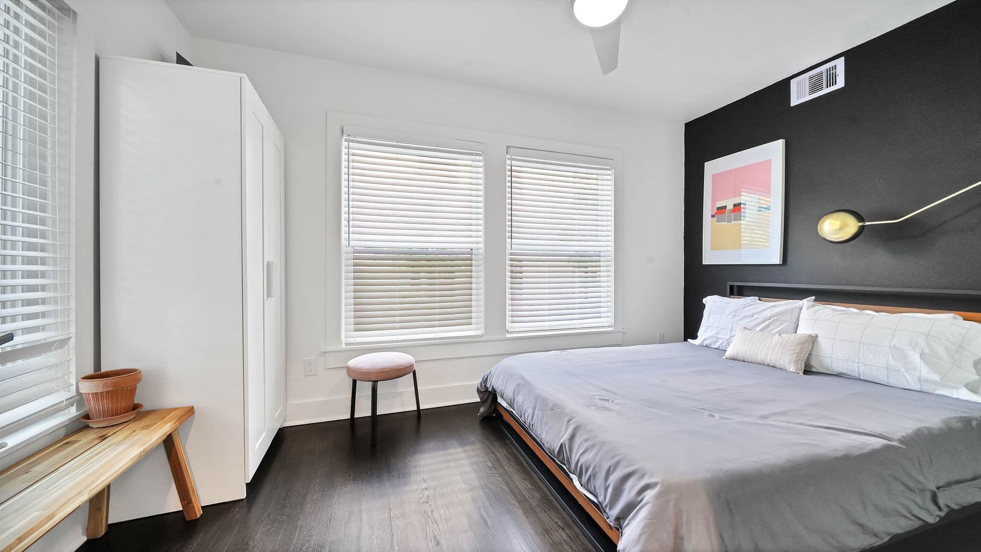 Houston Apartment: 1953 Dryden St