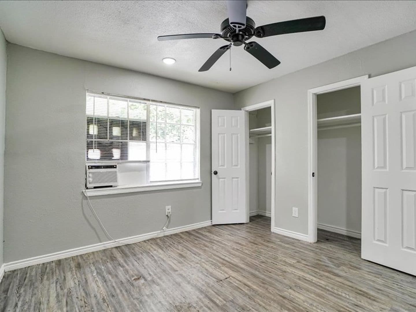 Houston Apartment: 5117 Lavender St