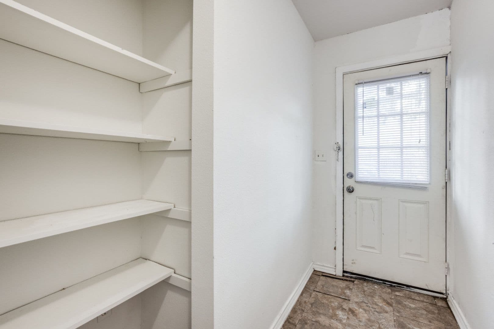 Houston Apartment: 519 W Main St - 4