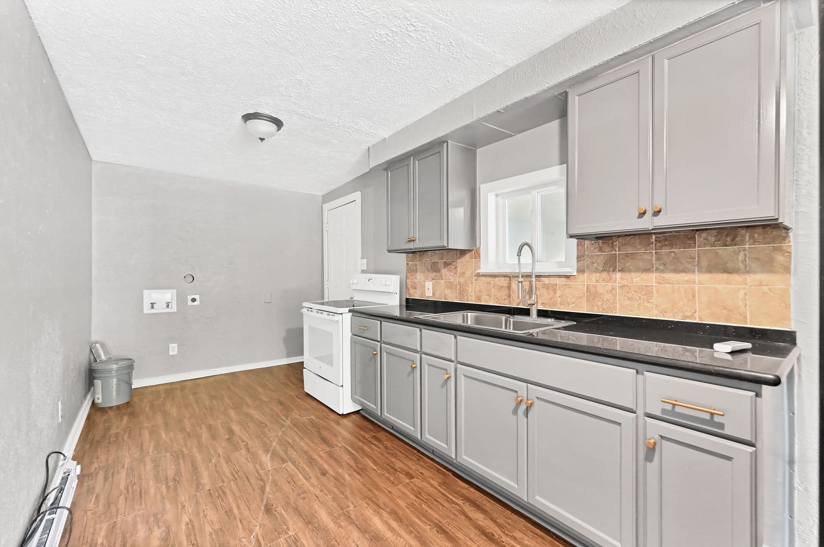 Conroe House: 601 Booker Washington St