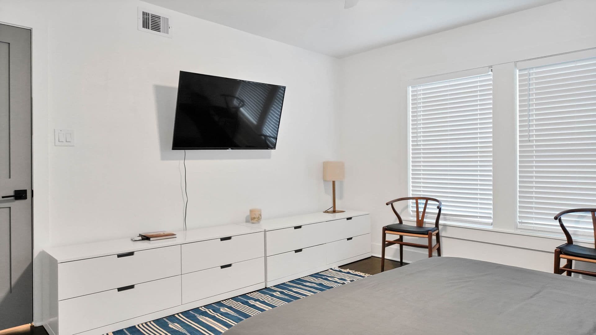 Houston Apartment: 1953 Dryden St