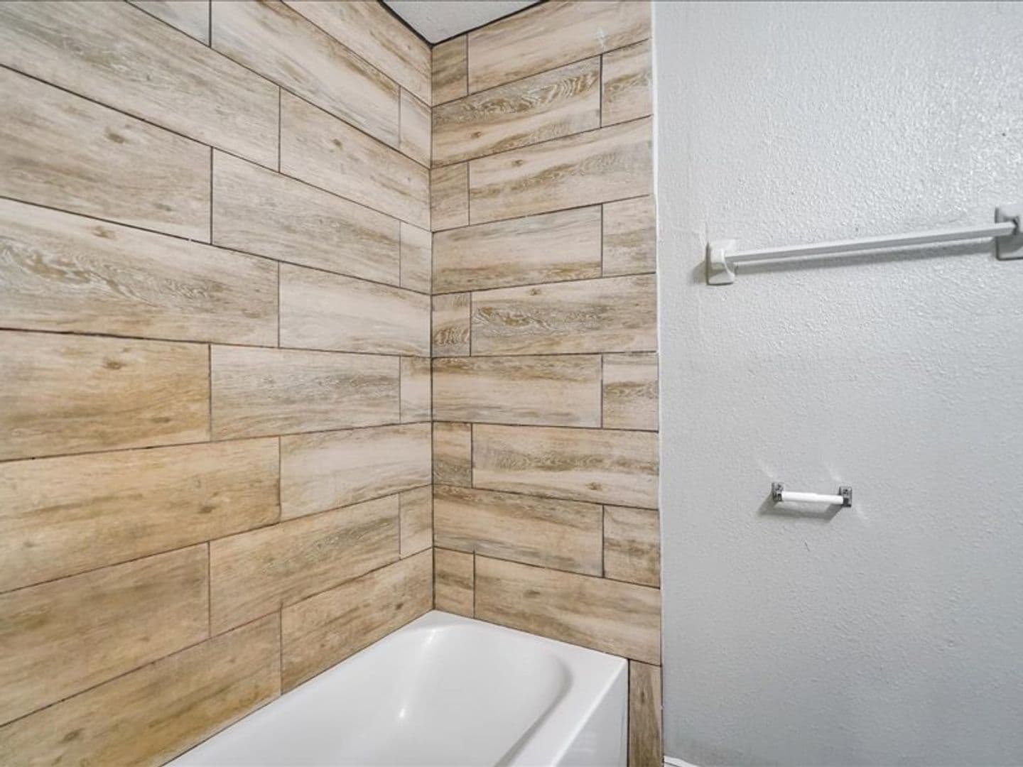 Houston Apartment: 5117 Lavender St