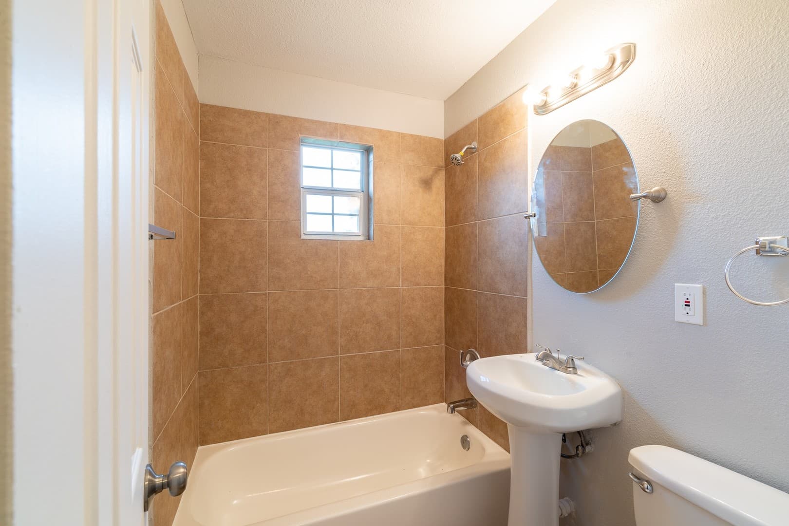 Houston Apartment: 2503 Delano Street - Unit 1
