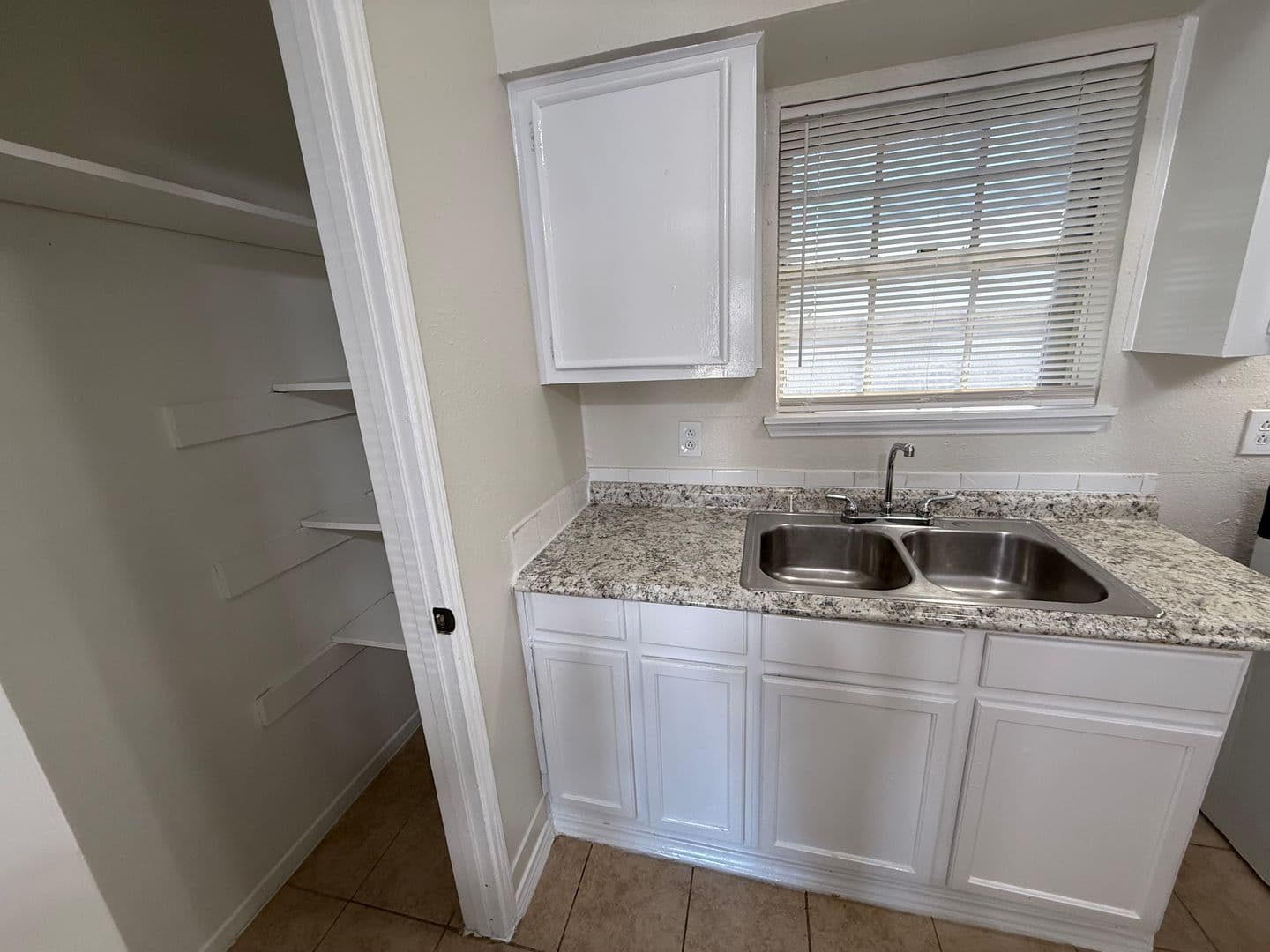 Houston Apartment: 7301 Jensen - 10