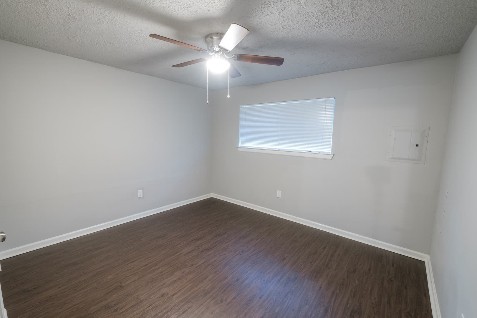 Houston Apartment: 6519 Sloan St - 6