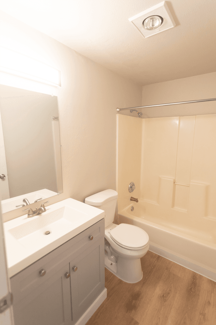 Centralia Apartment: 401 N Ash Street