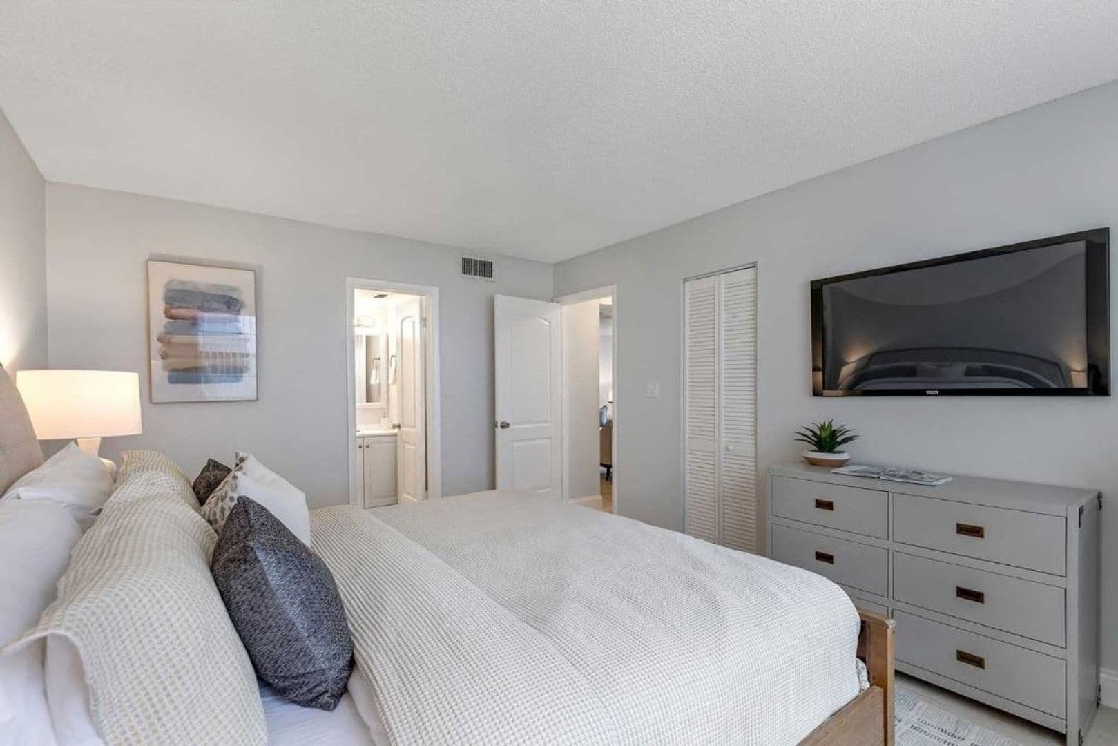 Pompano Beach Apartment: 500 E McNab Road
