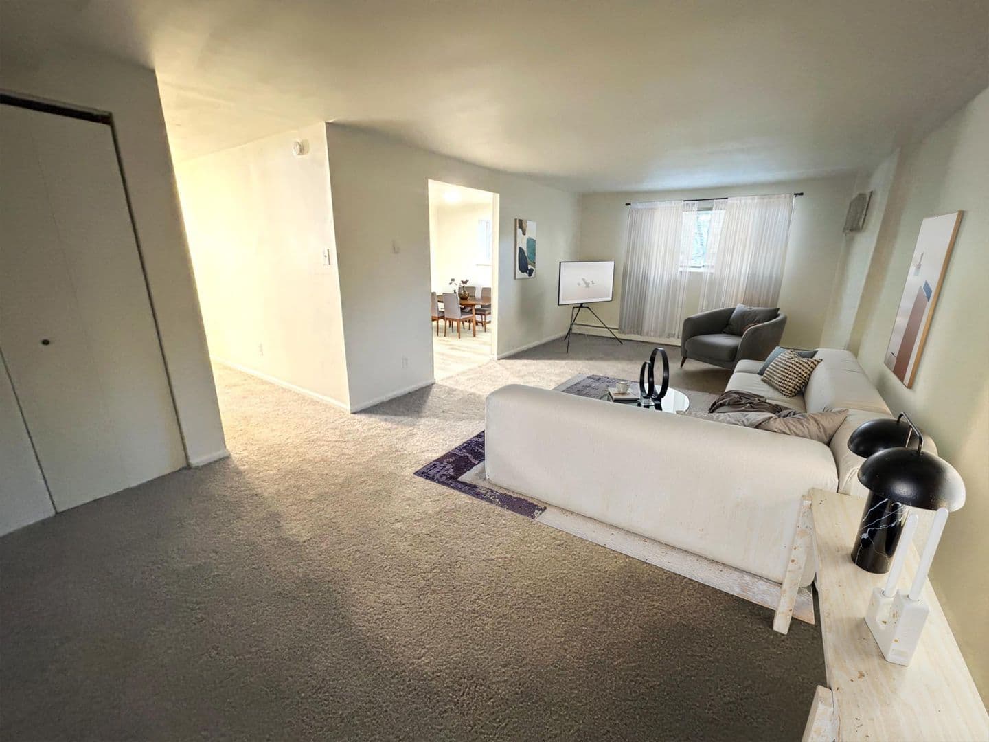 Lansdowne Apartment: 146 S Lansdowne Ave