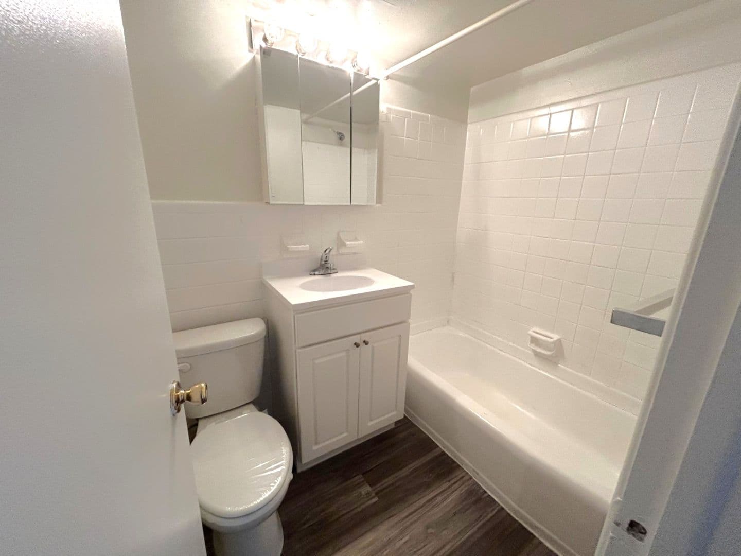 Upper Darby Apartment: 8723 West Chester Pike