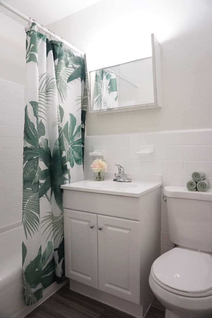 Upper Darby Apartment: 8723 West Chester Pike
