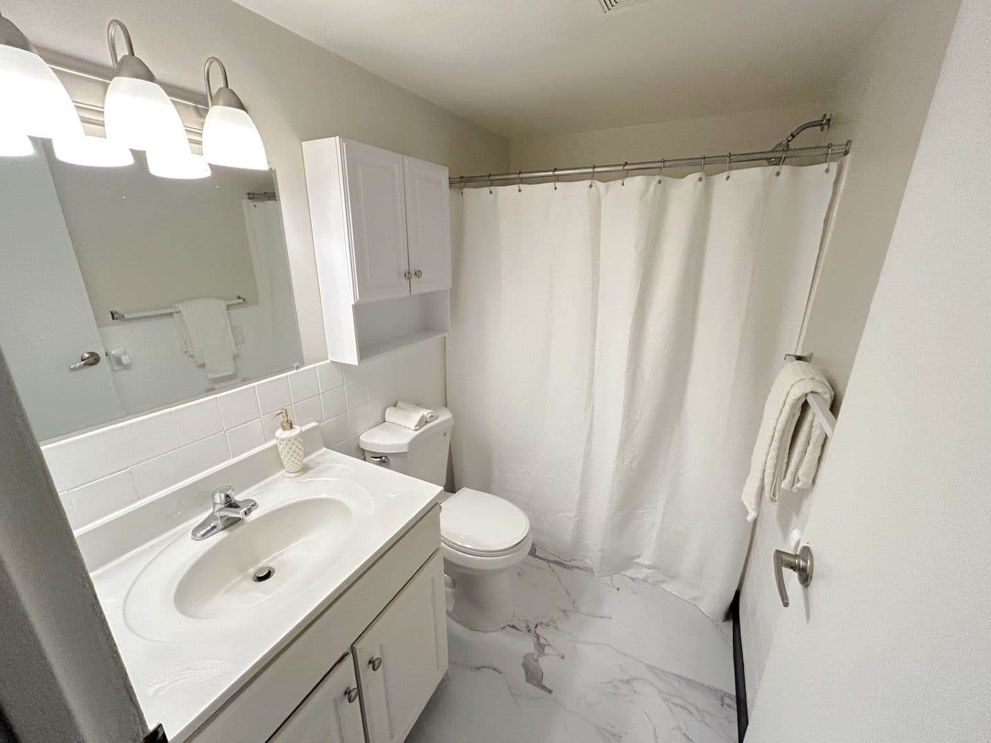 Upper Darby Apartment: 7200 Merion Terrace