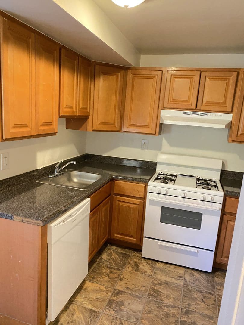Upper Darby Apartment: 87-89 South State Road