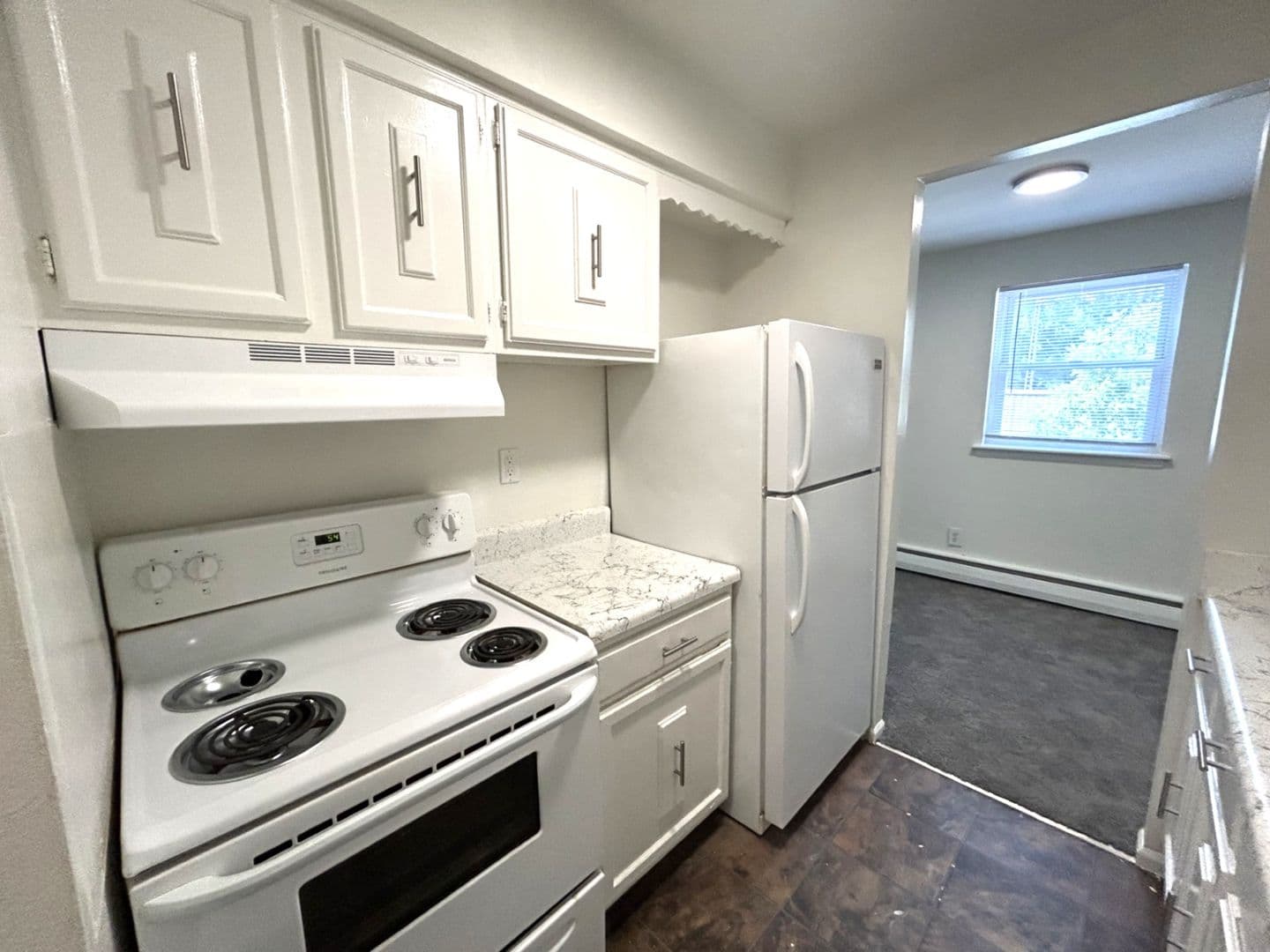 Yeadon Apartment: 436 S. Lansdowne Avenue