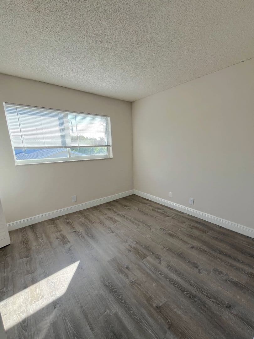 Boynton Beach Apartment: 405-526 SE 20th Ave