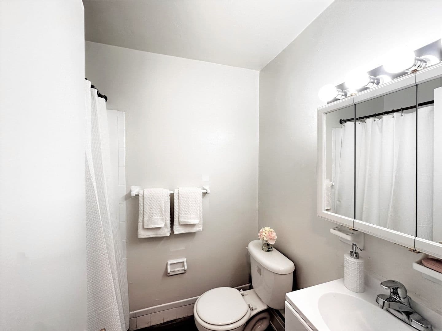 Lansdowne Apartment: 101 W Baltimore Pike