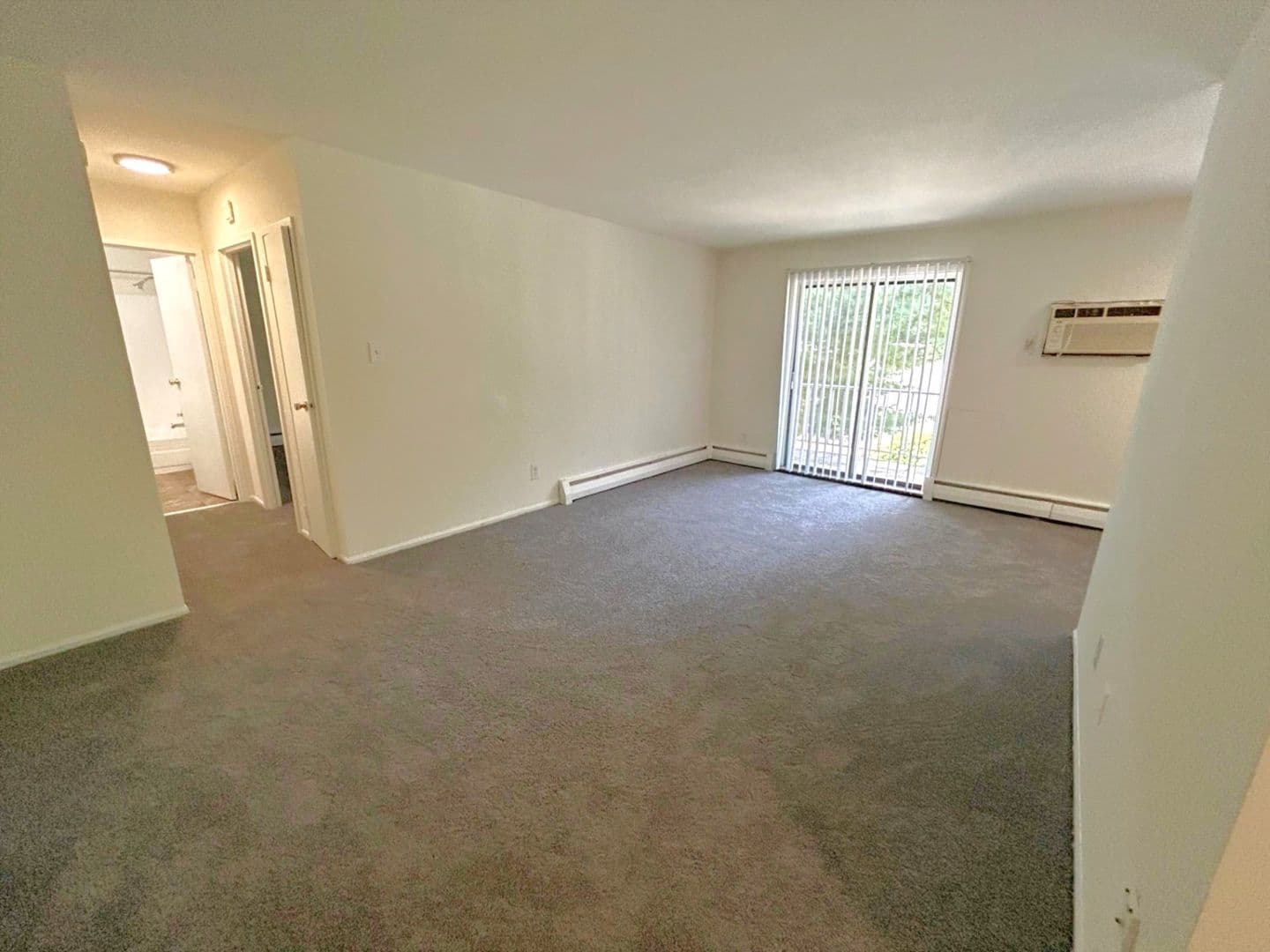 Yeadon Apartment: 436 S. Lansdowne Avenue