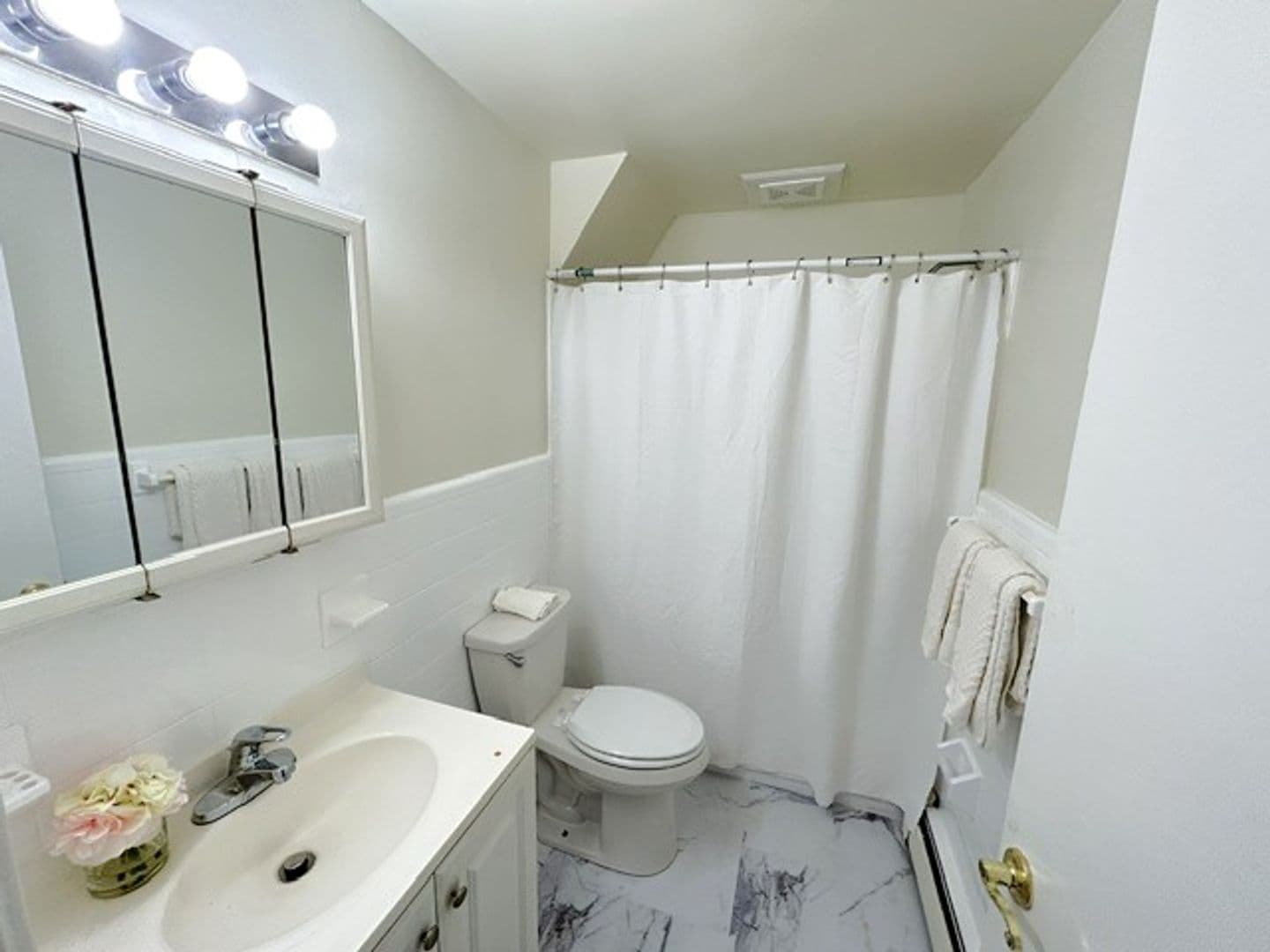 Drexel Hill Apartment: 375 Cheswold Road