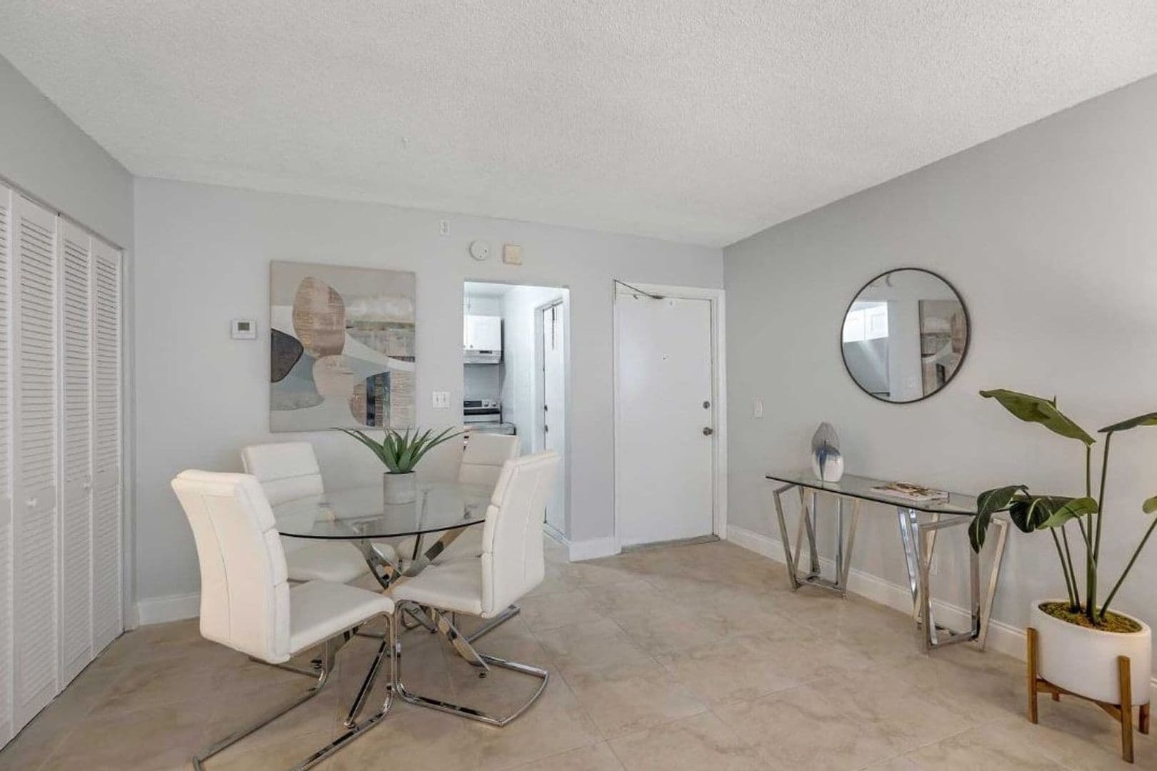 Pompano Beach Apartment: 500 E McNab Road