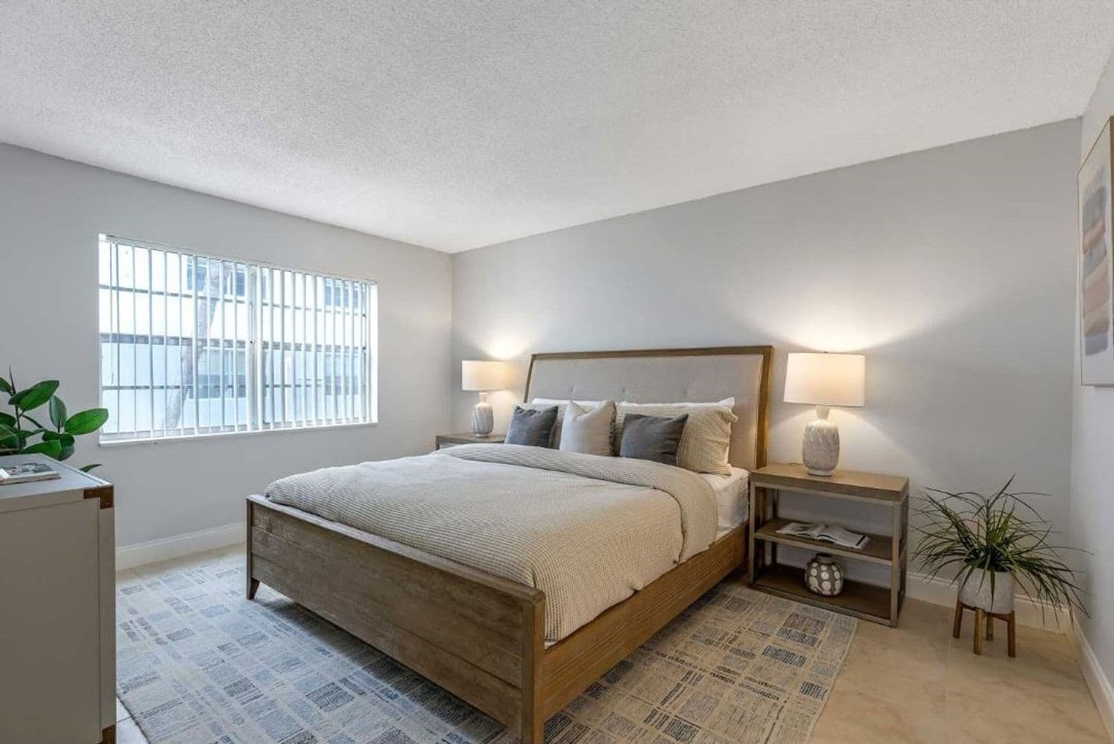 Pompano Beach Apartment: 500 E McNab Road