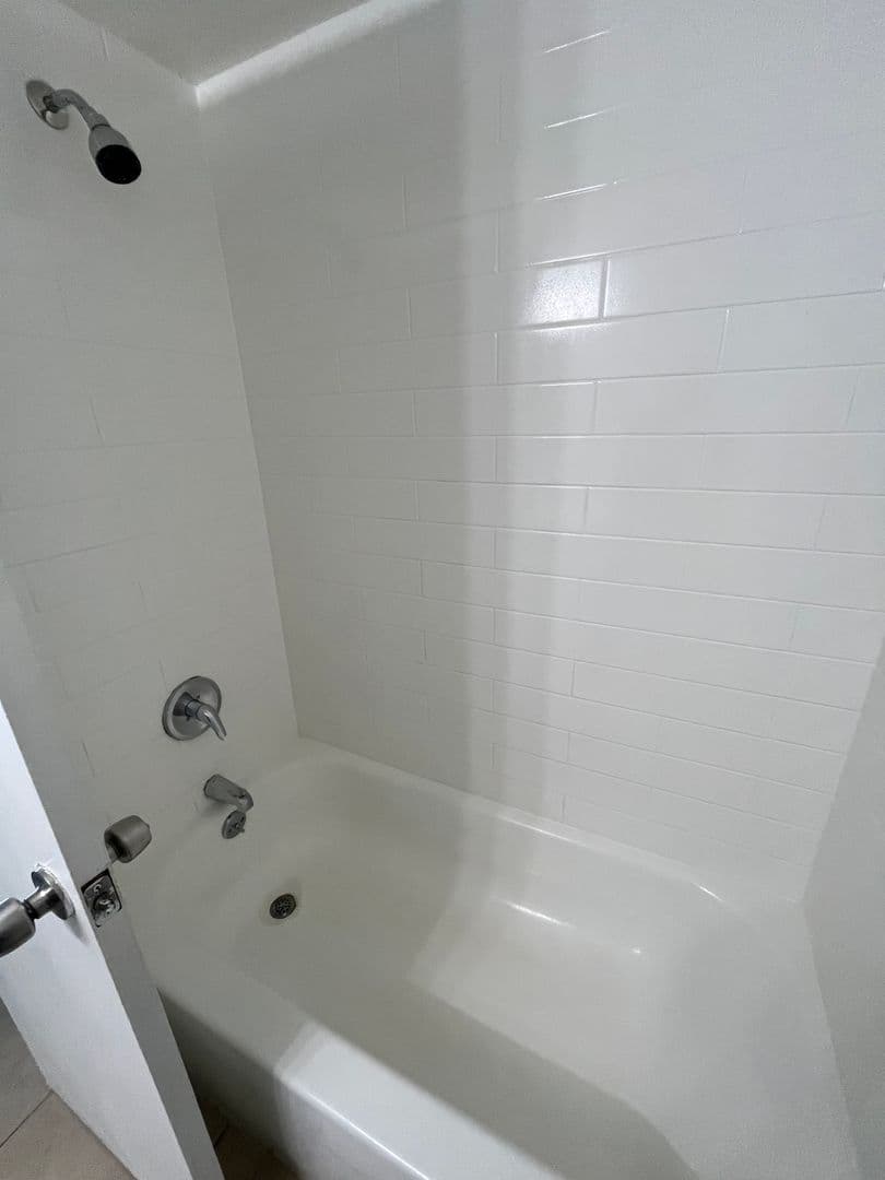 Pompano Beach Apartment: 500 E McNab Road