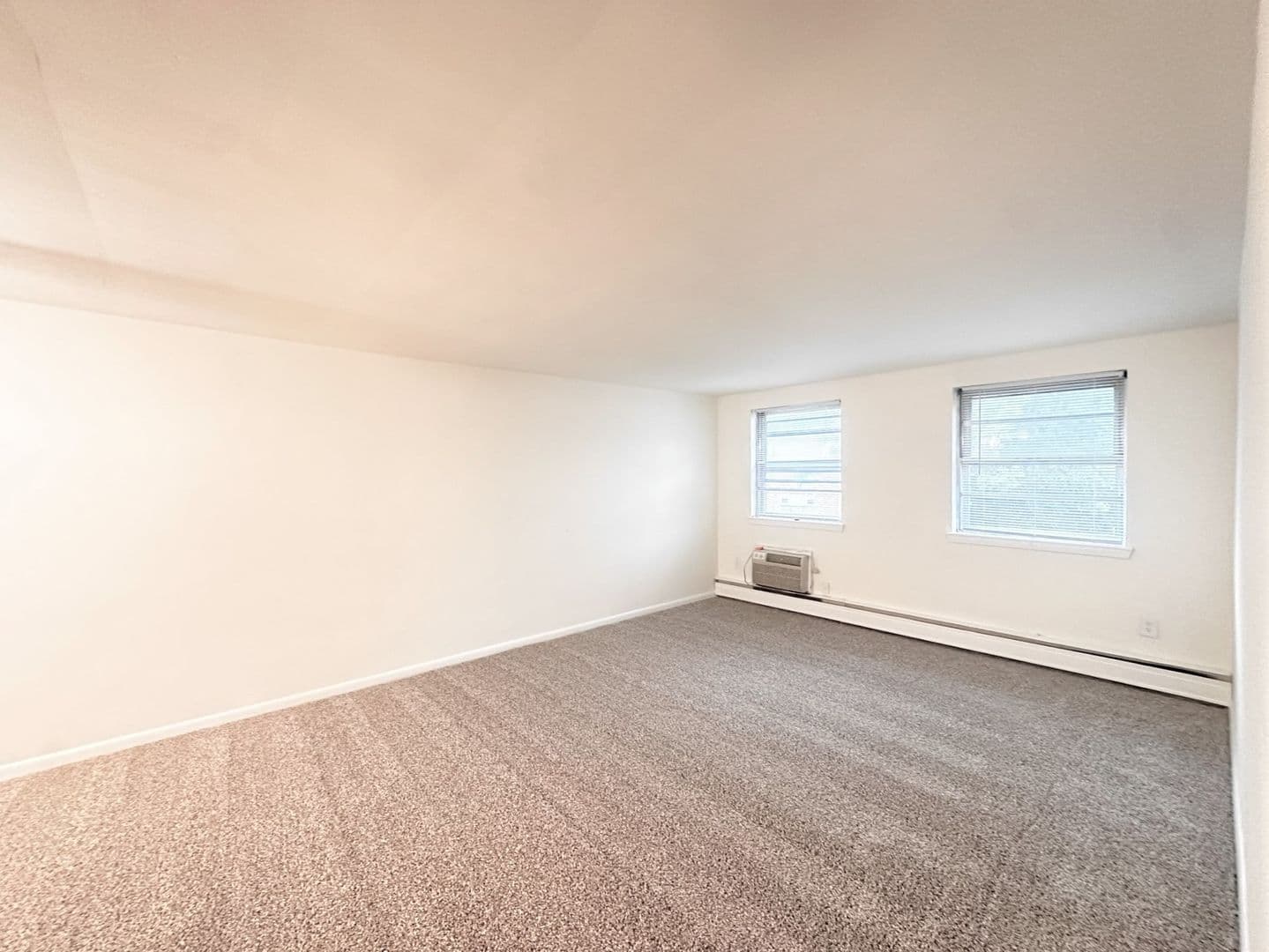 Lansdowne Apartment: 101 W Baltimore Pike