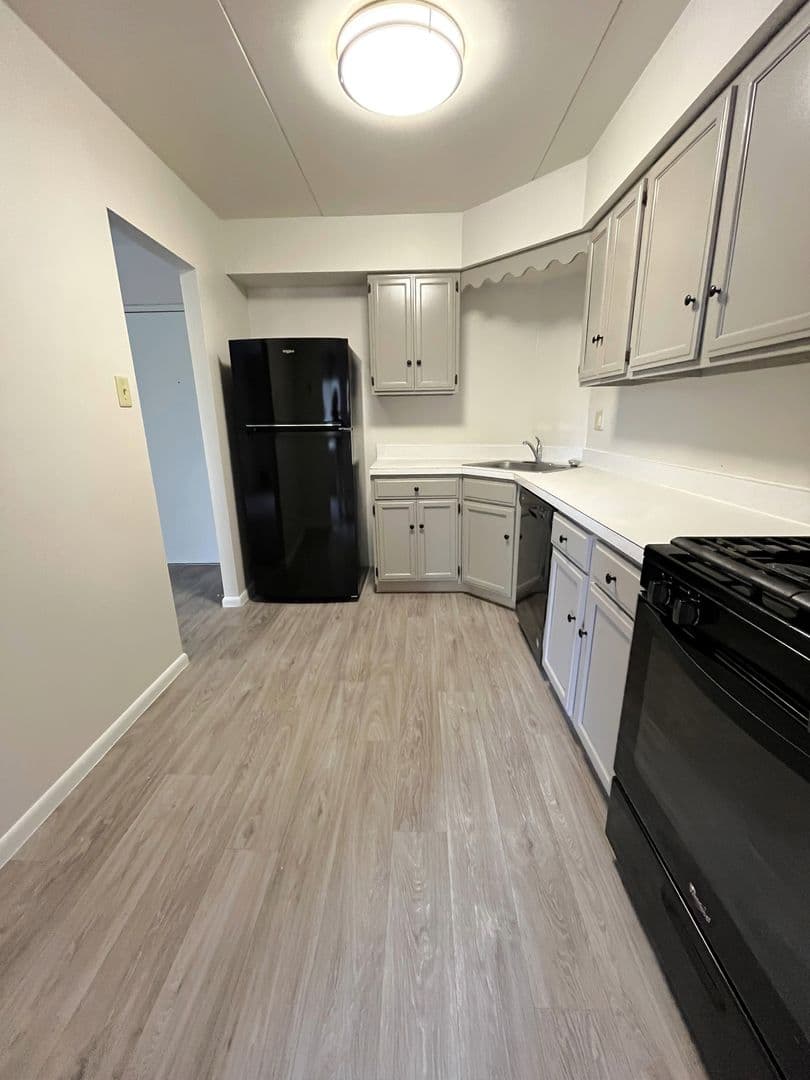 Drexel Hill Apartment: 110 Shadeland Avenue