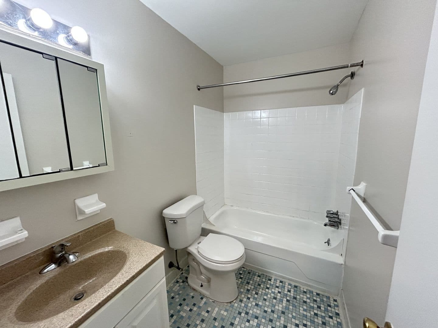 Secane Apartment: 151 S. Bishop Avenue
