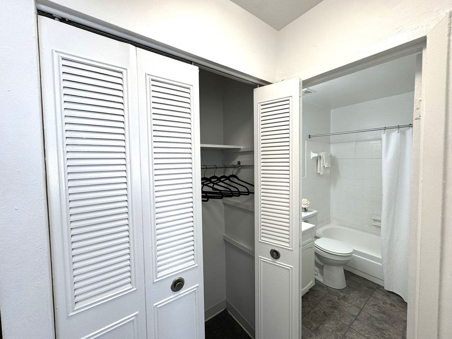 Upper Darby Apartment: 8640-8650 West Chester Pike