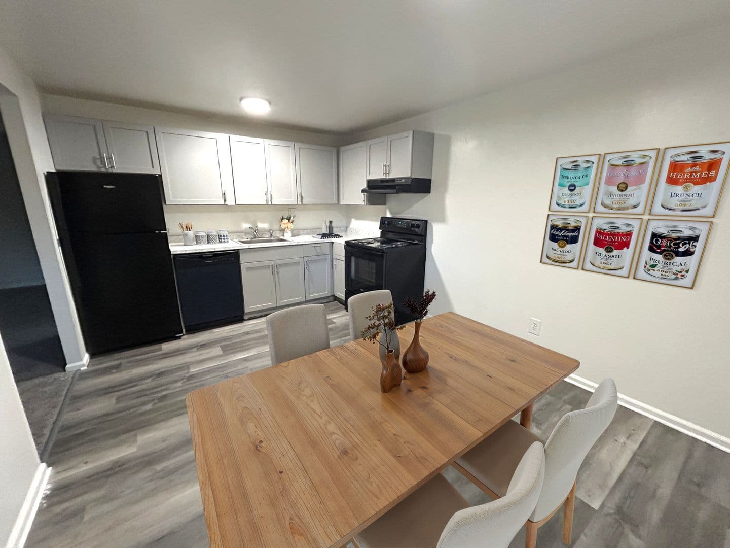 Lansdowne Apartment: 146 S Lansdowne Ave