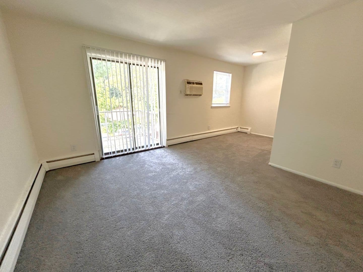 Yeadon Apartment: 436 S. Lansdowne Avenue